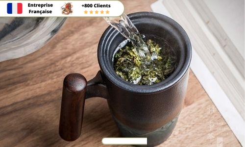 Tasse-à-Thé-avec-Infuseur-et-Couvercle-avec-Eau-Bouillante